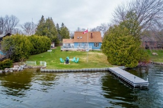 1708 westview point road, Selwyn Ontario, Canada Located on Chemong Lake