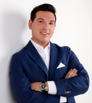 Aaron Oosterhuis, Sales Representative