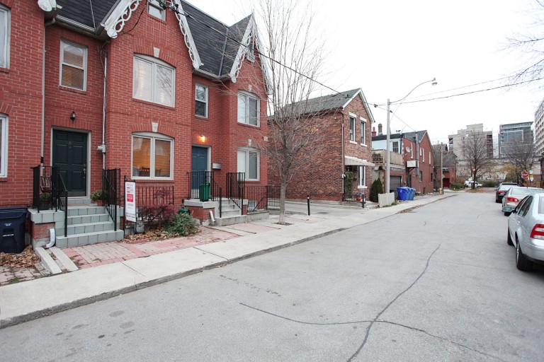 8 Whitaker Avenue, Toronto, Ontario, Canada photo 3